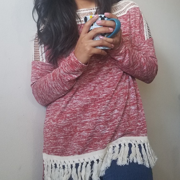 🏷CLEARANCE TASSLE BRICK RED MARLED TOP - Picture 8 of 8